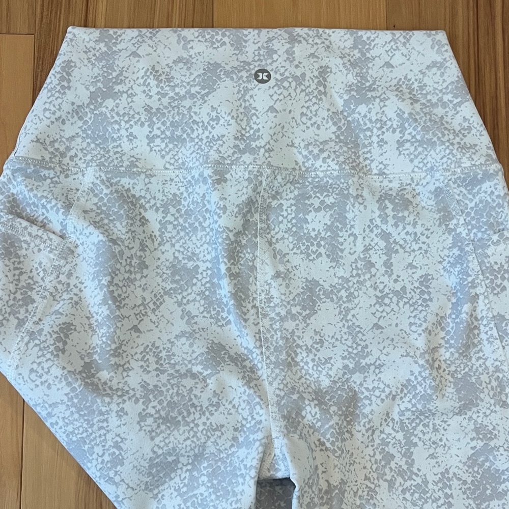 RBX Women's Snakeskin Super Soft Tech Pocket Legging M - Picture 10 of 10